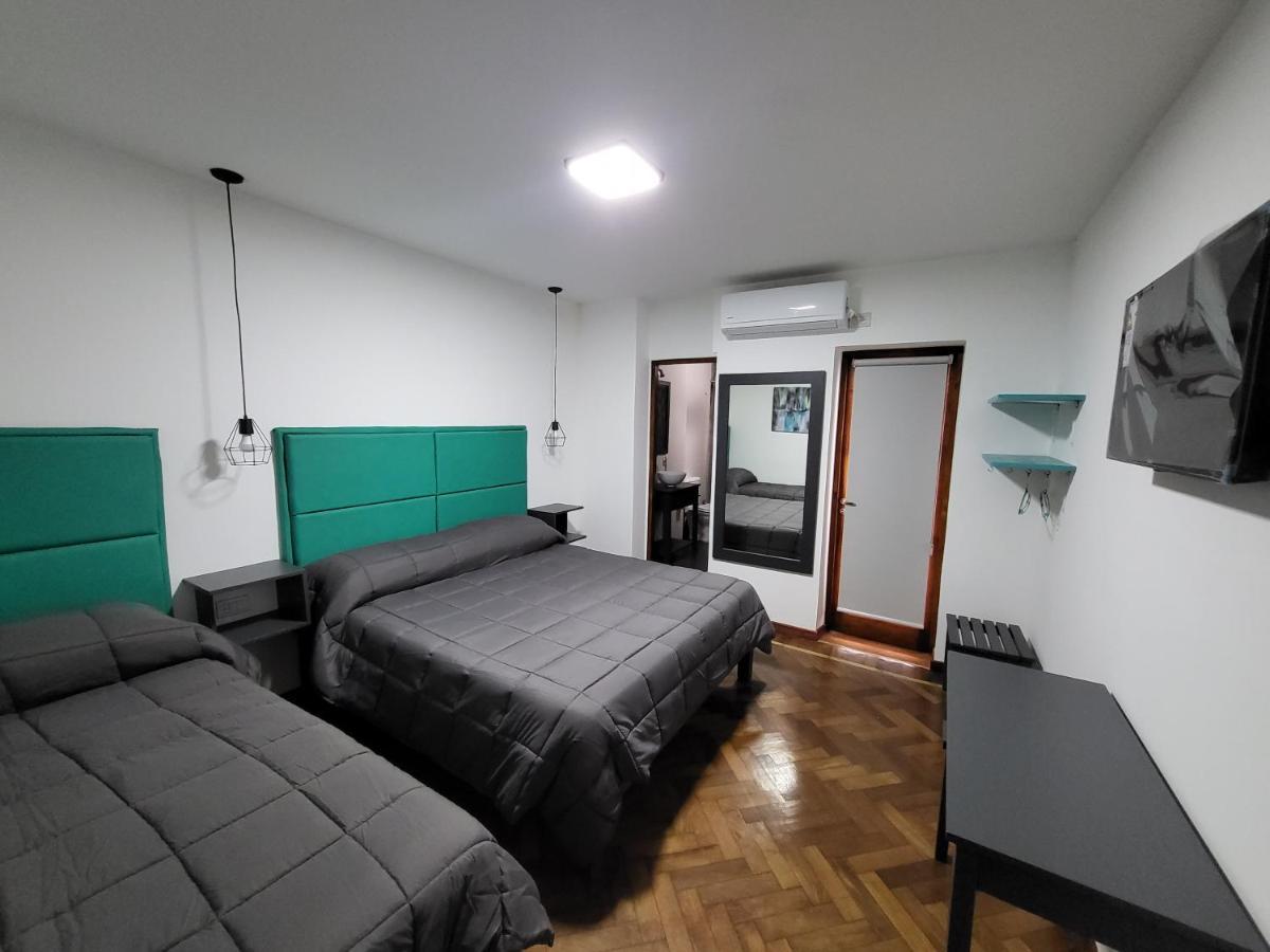 Centro En Avenida Belgrano Quarto em Acomodações Particulares